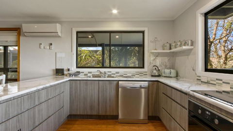 Anchored On Capes Upstairs - Nambucca Heads Accommodation 4