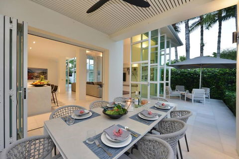 Anjea - Luxury 5 Bedroom Home By The Beach - Nambucca Heads Accommodation 2