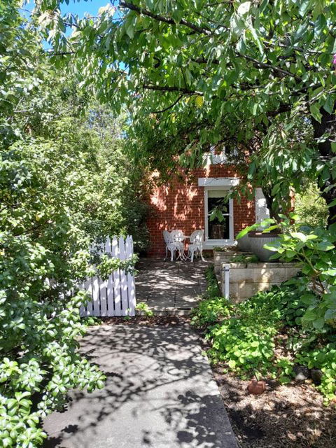 Annies Garden Cottage - Nambucca Heads Accommodation 0