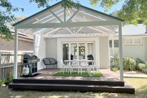 Antler & Oak Cottage: Provincial Luxe In Moss Vale - Nambucca Heads Accommodation 0