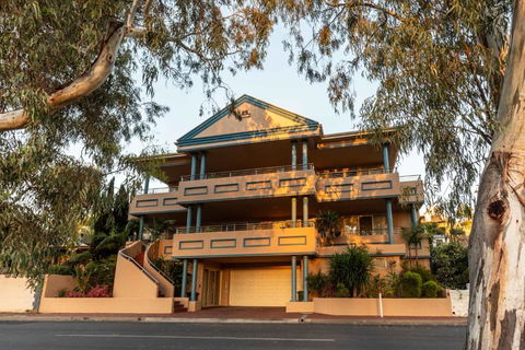 Apartment 2, 9 River Lane Mannum - Nambucca Heads Accommodation 0