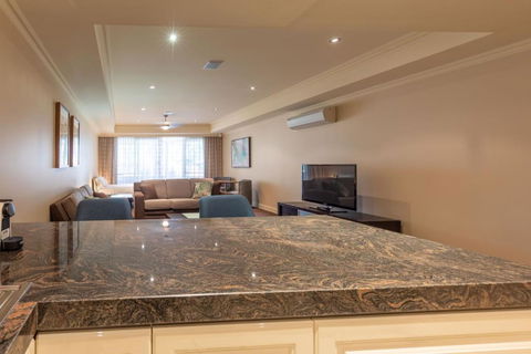 Apartment 2, 9 River Lane Mannum - Nambucca Heads Accommodation 2