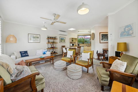 Apartment In Cowes Central On Chapel - Nambucca Heads Accommodation 1