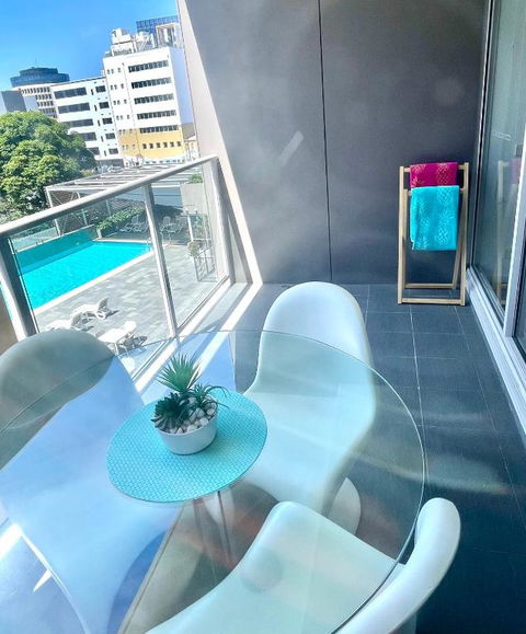 AQUA 306 POOLSIDE Luxury Apartment , Honeysuckle, NEWCASTLE FREE Parking - Nambucca Heads Accommodation 2