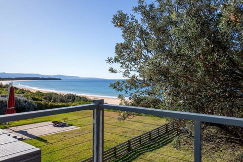 Aqua Beachfront - Pet Friendly - 2 Mins Walk To Beach - Nambucca Heads Accommodation 0