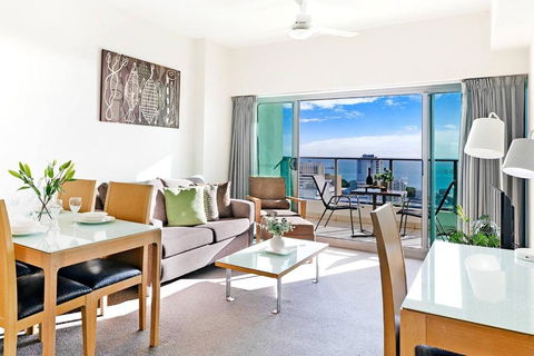 Arafura Adventure - CBD Suite With Sprawling Views - Nambucca Heads Accommodation 2