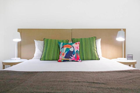 Arafura Adventure - CBD Suite With Sprawling Views - Nambucca Heads Accommodation 3