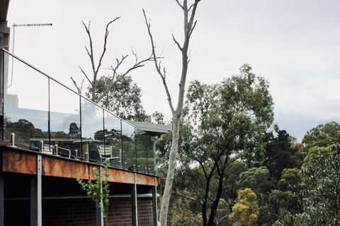 Architectural Crisp & Convenient Location - Nambucca Heads Accommodation 0