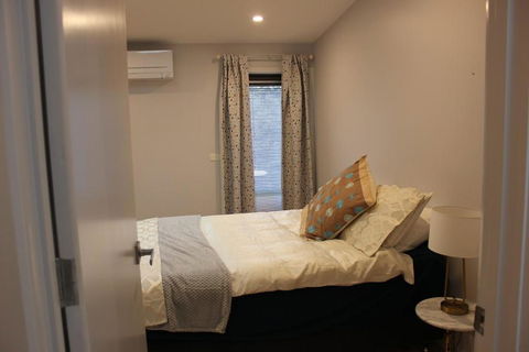 Architectural Crisp & Convenient Location - Nambucca Heads Accommodation 4