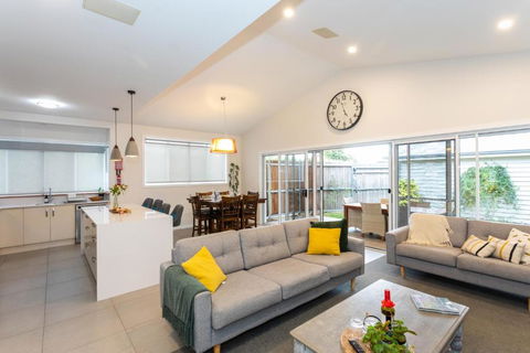 Armidale Cottage - House 1 - Nambucca Heads Accommodation 0