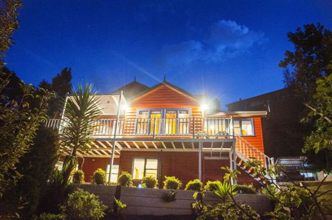 Artee House - A Bright Escape - Nambucca Heads Accommodation 1