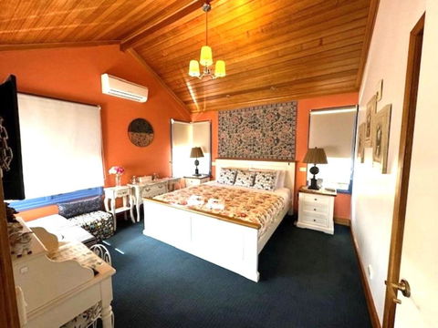 Artee House - A Bright Escape - Nambucca Heads Accommodation 2