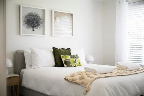 Artful Abode - Duntryleague, Vibrant Decor - Nambucca Heads Accommodation 1