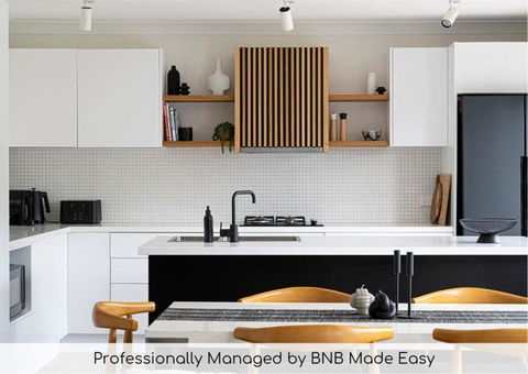 Artful Abode - Duntryleague, Vibrant Decor - Nambucca Heads Accommodation 0