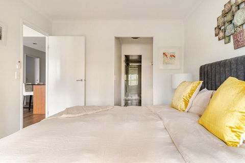 Artist Retreat With HUGE Entertaining Balcony - Nambucca Heads Accommodation 4