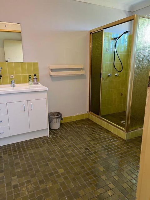 Aspley Large Room & Share Bathroom With Other Guests - Nambucca Heads Accommodation 3
