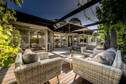 Aura Hot Tub Retreat - Unique Cedar Hot Tub Experience, 650m To Tyrone Foreshore - Nambucca Heads Accommodation 2
