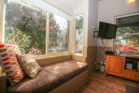 Autumn Leaf Cottage 1 - Nambucca Heads Accommodation 2