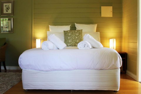 Avalon Private Spa Villa With Beautiful Tree Views - Nambucca Heads Accommodation 4