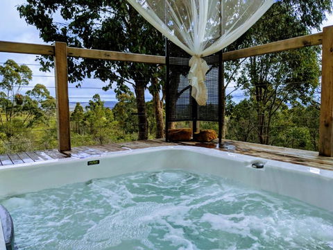 Avalon Private Spa Villa With Beautiful Tree Views - Nambucca Heads Accommodation 2