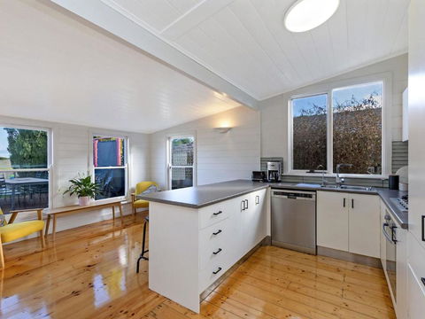 Avery Cottage - Nambucca Heads Accommodation 1