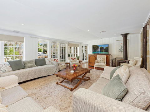 Aylmerton House And Cottage For 14 Southern Highlands - Nambucca Heads Accommodation 1