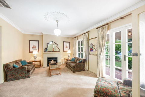 Ayr House - Echuca Holiday Homes - Nambucca Heads Accommodation 1