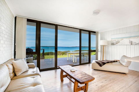 Azure Absolute Beachfront I Pet Friendly - Nambucca Heads Accommodation 1