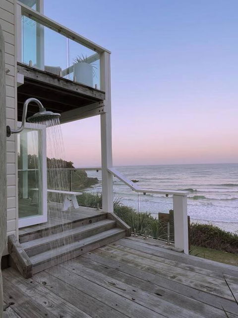 BAY PROPERTIES . Beach House Studio - Nambucca Heads Accommodation 0