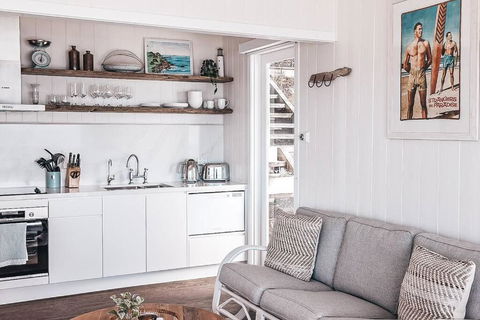 BAY PROPERTIES . Beach House Studio - Nambucca Heads Accommodation 1