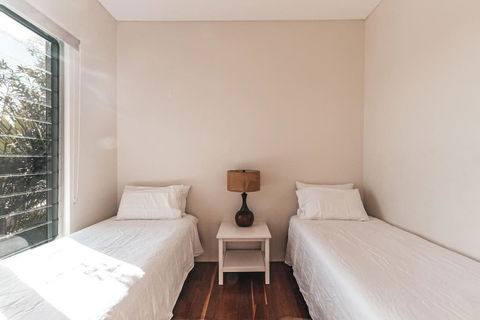 BAY PROPERTIES . The Big Chill - Nambucca Heads Accommodation 3