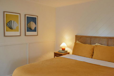 BAY PROPERTIES . The Sailors Bungalow - Nambucca Heads Accommodation 3