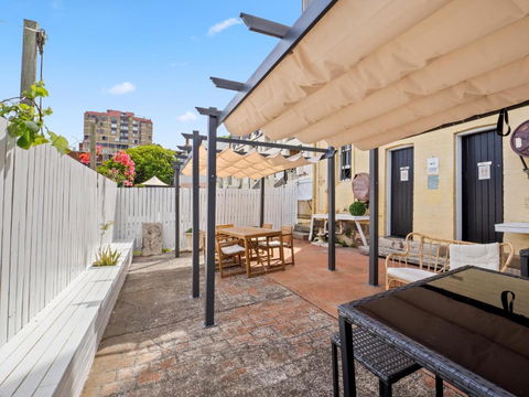 AZZURO POD HOTEL - Potts Point - Nambucca Heads Accommodation 2