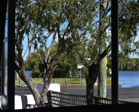 Absolute Waterfront - Nambucca Heads Accommodation 7