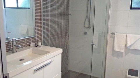 Hinchinbrook Holiday Apartments - Nambucca Heads Accommodation 9