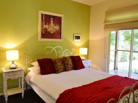 Apple Tree Cottage Montville - Nambucca Heads Accommodation 18