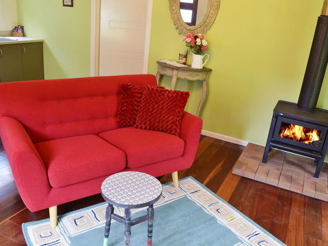 Apple Tree Cottage Montville - Nambucca Heads Accommodation 17