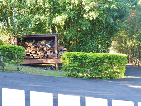 Apple Tree Cottage Montville - Nambucca Heads Accommodation 21