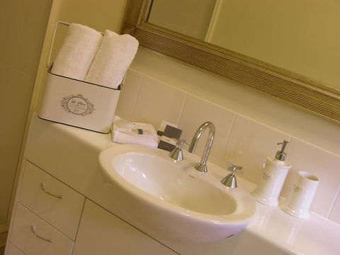 Apple Tree Cottage Montville - Nambucca Heads Accommodation 19