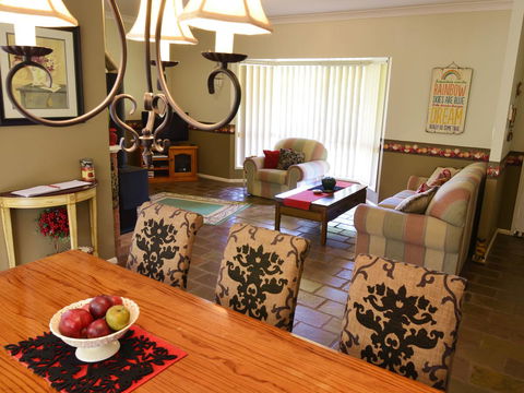 Apple Tree Cottage Montville - Nambucca Heads Accommodation 5