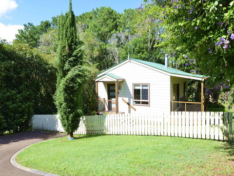 Apple Tree Cottage Montville - Nambucca Heads Accommodation 15