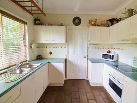 Apple Tree Cottage Montville - Nambucca Heads Accommodation 6