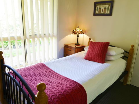 Apple Tree Cottage Montville - Nambucca Heads Accommodation 9