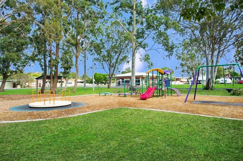 Fishing And Swimming At Your Doorstep - Sylvan Beach Esp, Bellara - Nambucca Heads Accommodation 12