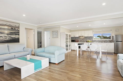 Fishing And Swimming At Your Doorstep - Sylvan Beach Esp, Bellara - Nambucca Heads Accommodation 6