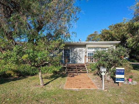 'The Croft' 11 Boulder Bay Rd - Cosy Beach House With Aircon & Only 270m To The Beach - Nambucca Heads Accommodation 0