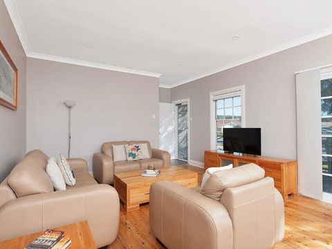 'The Croft' 11 Boulder Bay Rd - Cosy Beach House With Aircon & Only 270m To The Beach - Nambucca Heads Accommodation 2