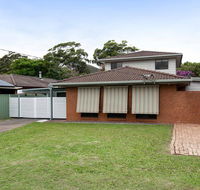 'Willows At The Bay' 111 Horace St - Large House with Aircon WIFI and Boat Parking. - Nambucca Heads Accommodation