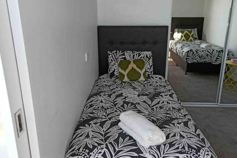 , Elsternwick, Impressive 2bed:carspot:15mins To CBD - Nambucca Heads Accommodation 0