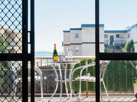 1 'BAHIA', 47 RONALD AVE - GREAT LOCATION WITH FILTERED WATER VIEWS - Nambucca Heads Accommodation 0